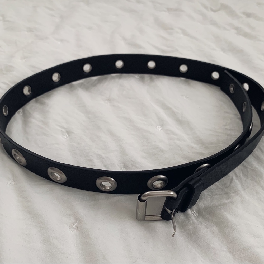Brandy Melville silver grommet belt